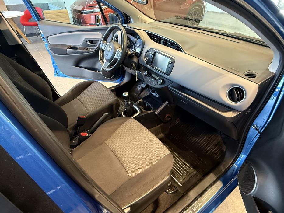 TOYOTA YARIS 2015