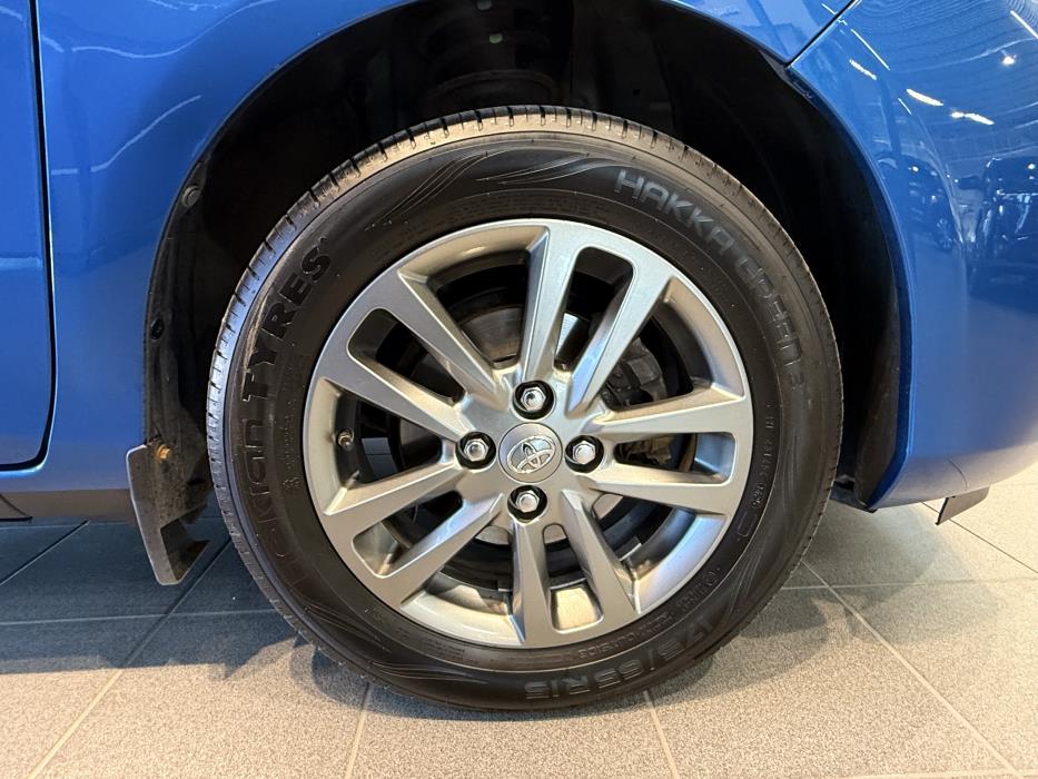 TOYOTA YARIS 2015