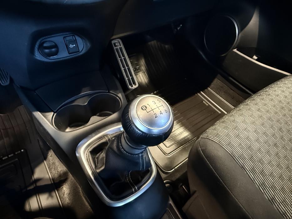 TOYOTA YARIS 2015