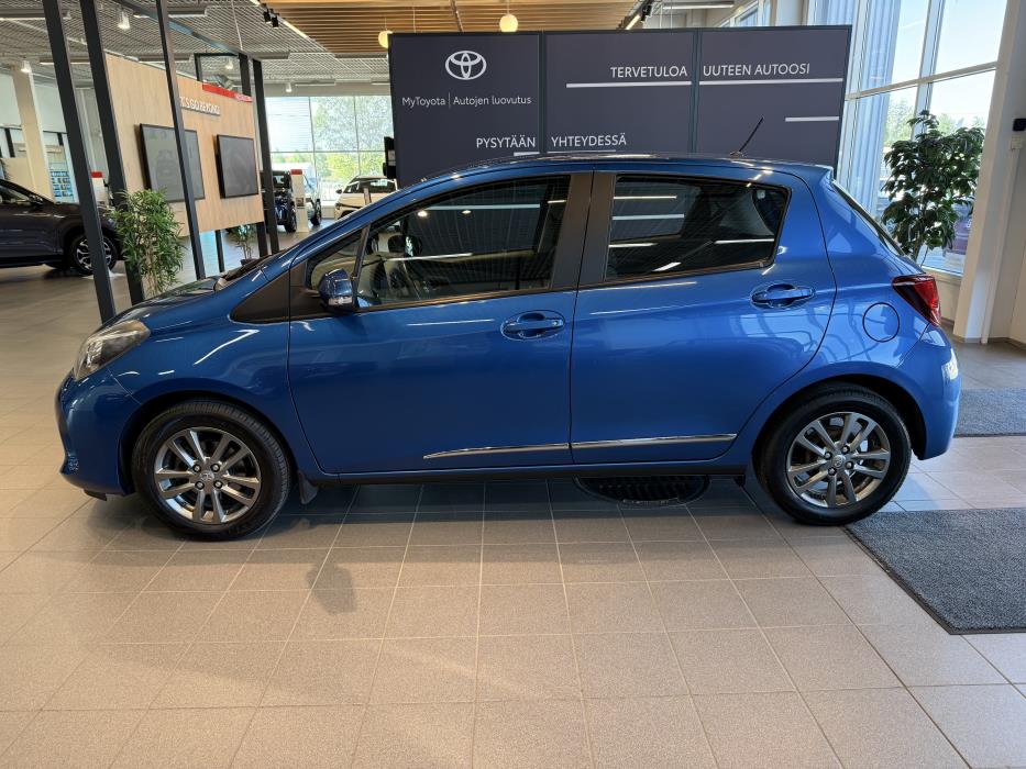 TOYOTA YARIS 2015