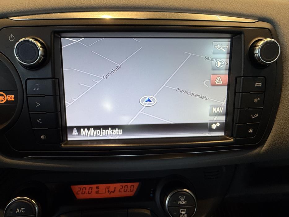 TOYOTA YARIS 2015