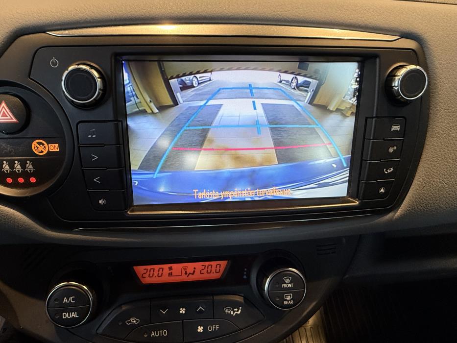TOYOTA YARIS 2015