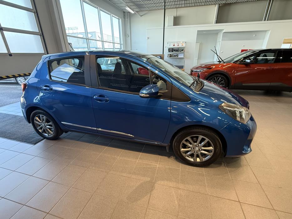 TOYOTA YARIS 2015