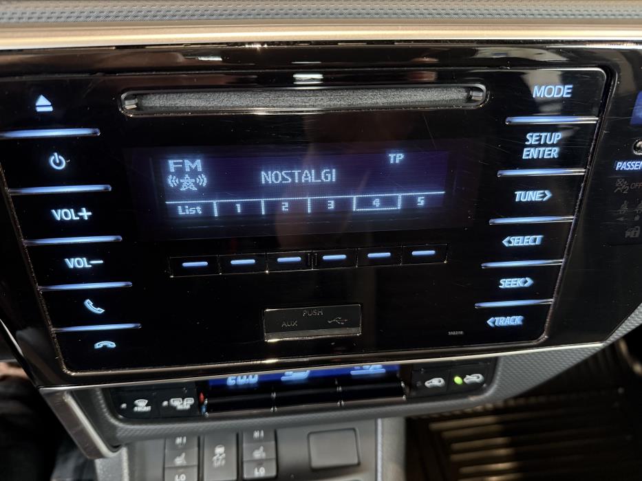 TOYOTA Auris 2018