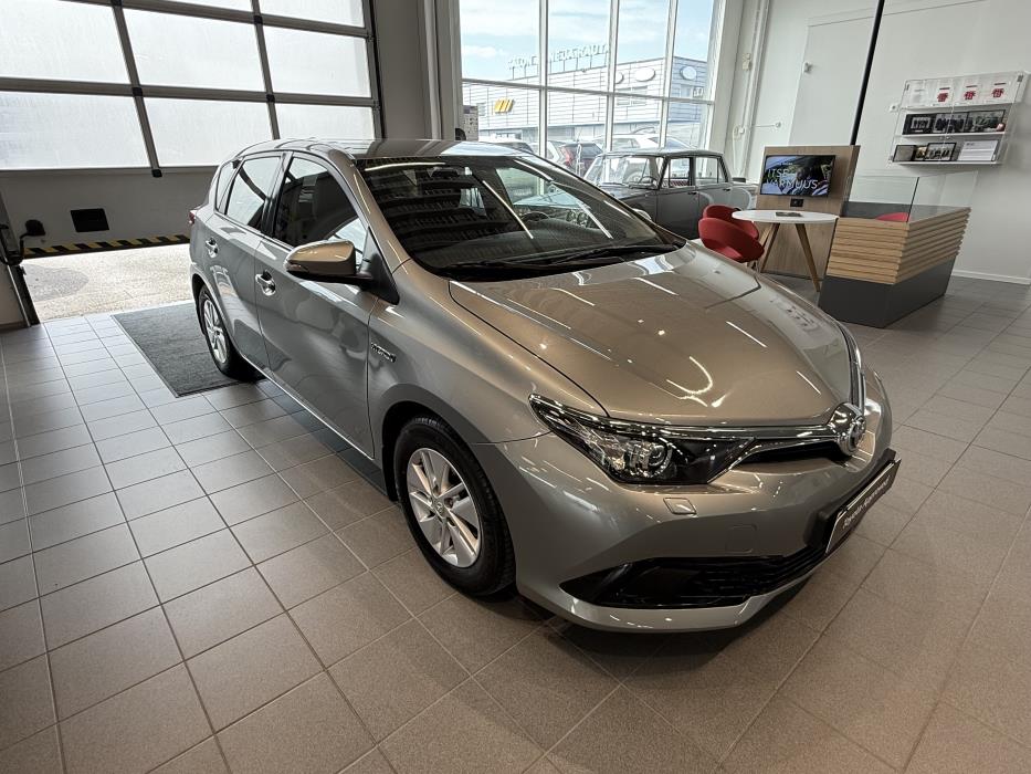 TOYOTA Auris 2018