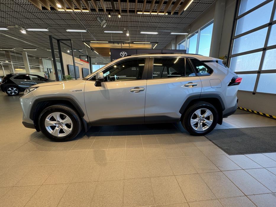 TOYOTA RAV4 2021