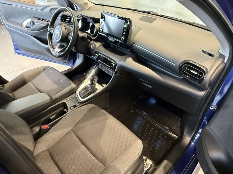 TOYOTA YARIS 2021