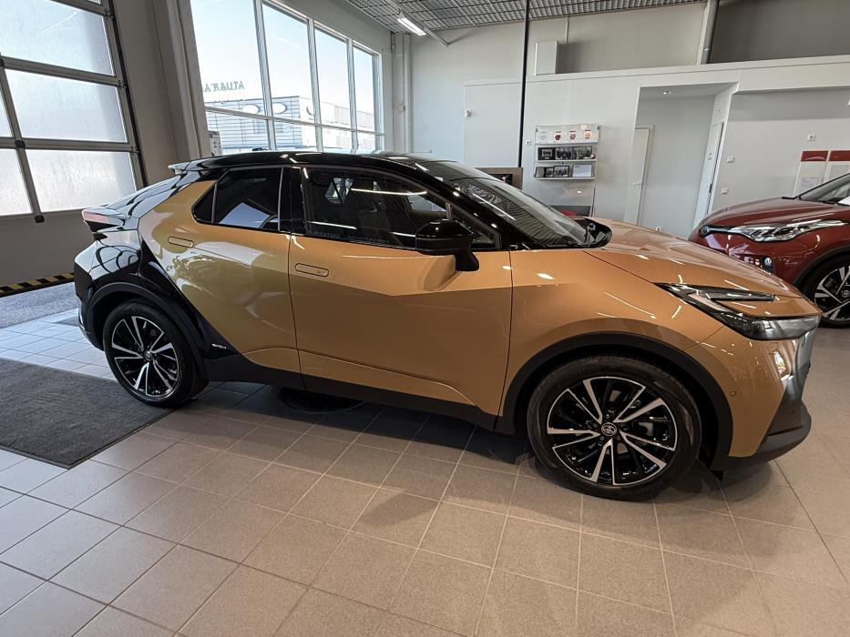 Toyota C-HR 2025