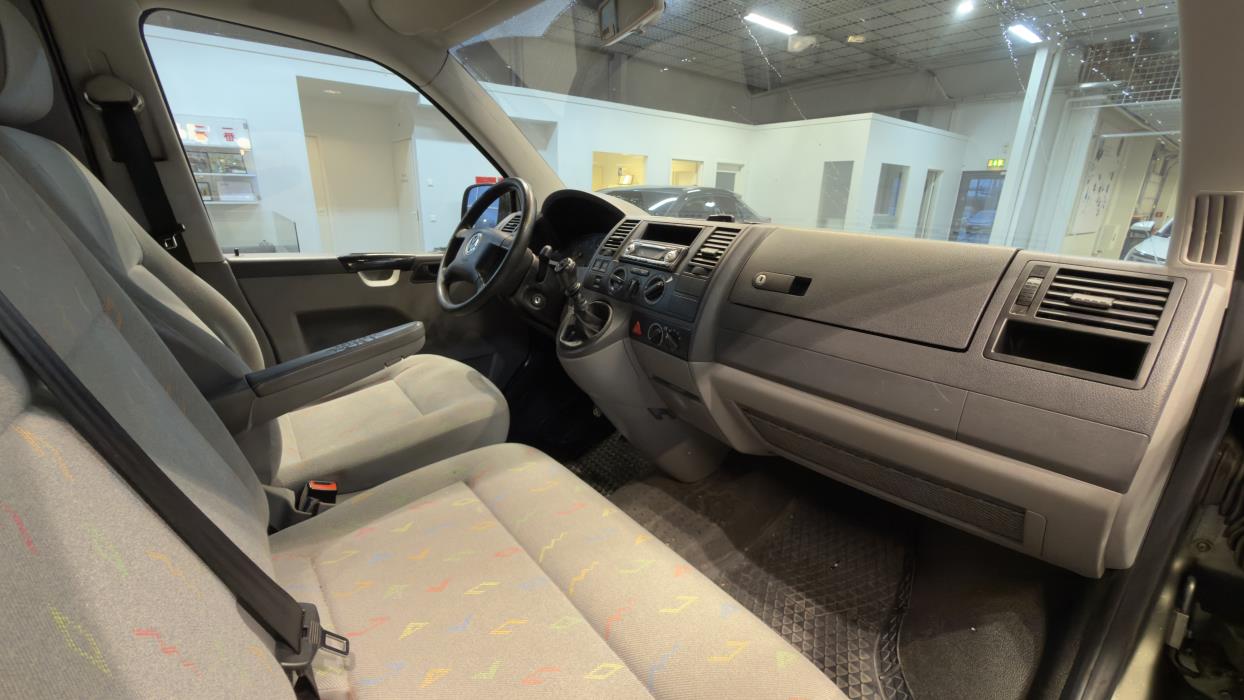 VOLKSWAGEN TRANSPORTER 2005