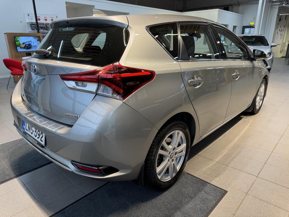 TOYOTA Auris 2017