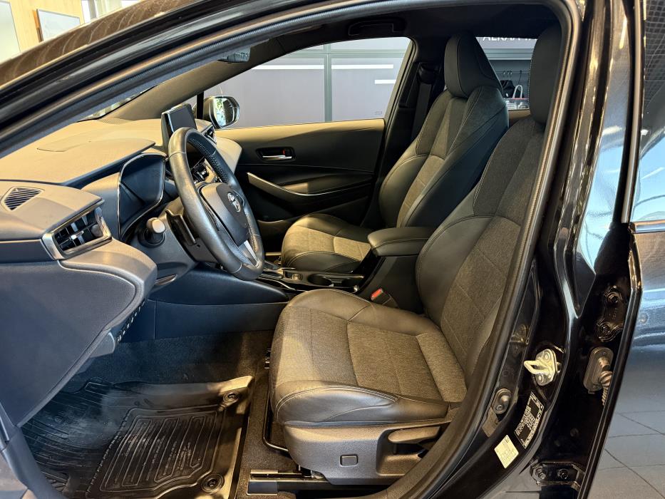 TOYOTA COROLLA 2023