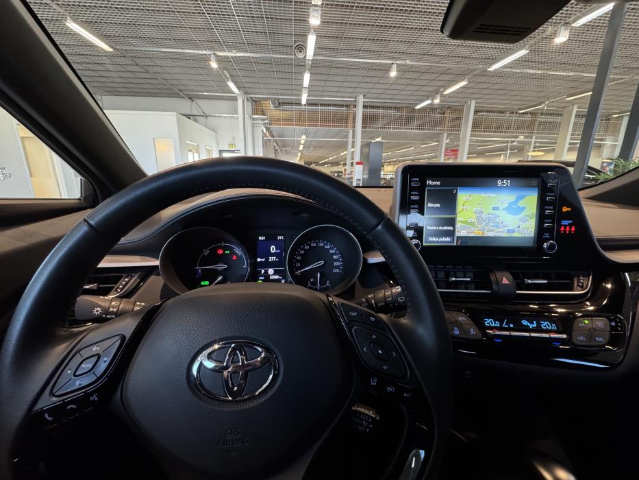 TOYOTA C-HR 2023