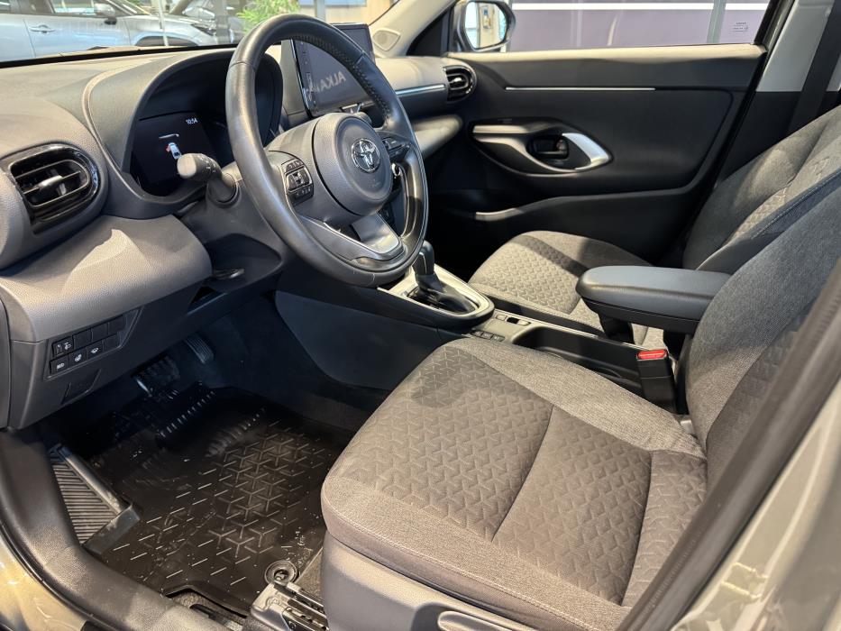 TOYOTA Yaris Cross 2024