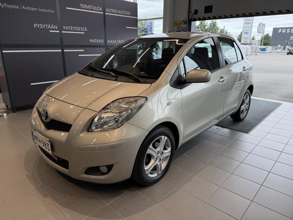 TOYOTA YARIS 2010