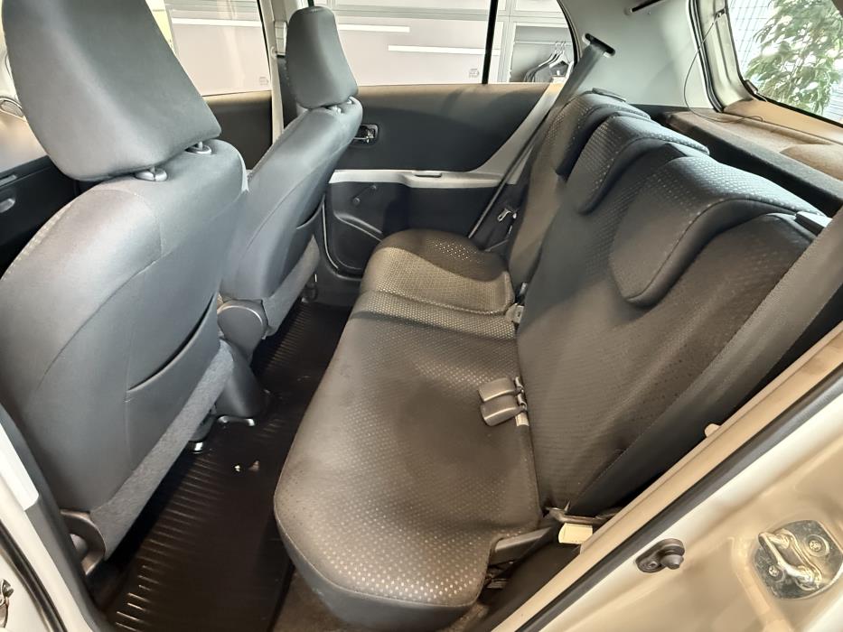 TOYOTA YARIS 2010