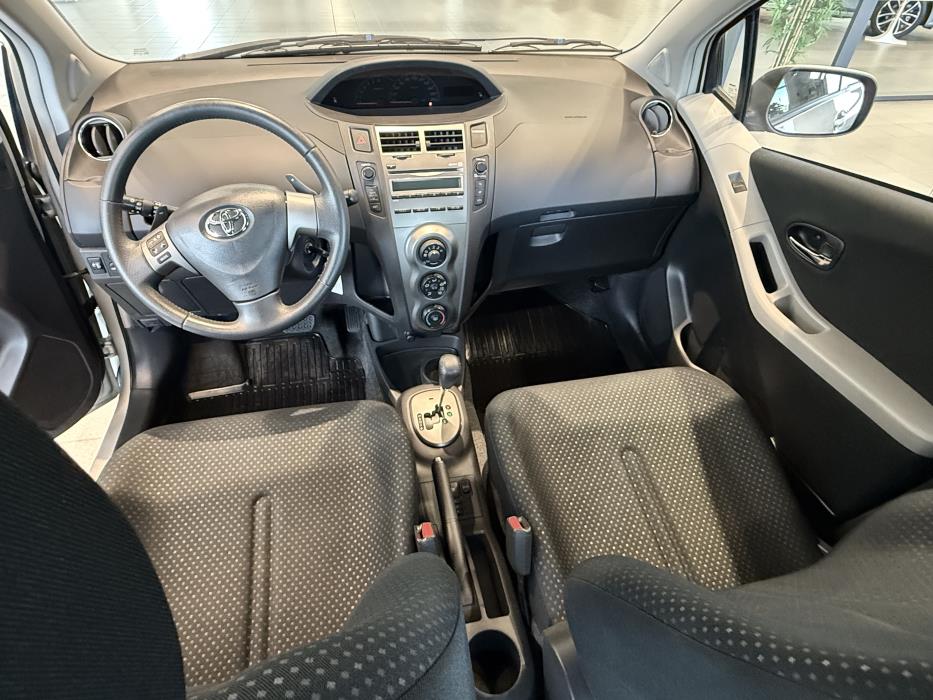 TOYOTA YARIS 2010