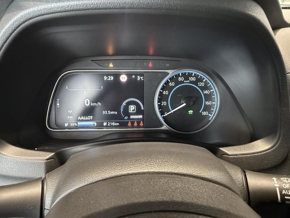 NISSAN Leaf 2023