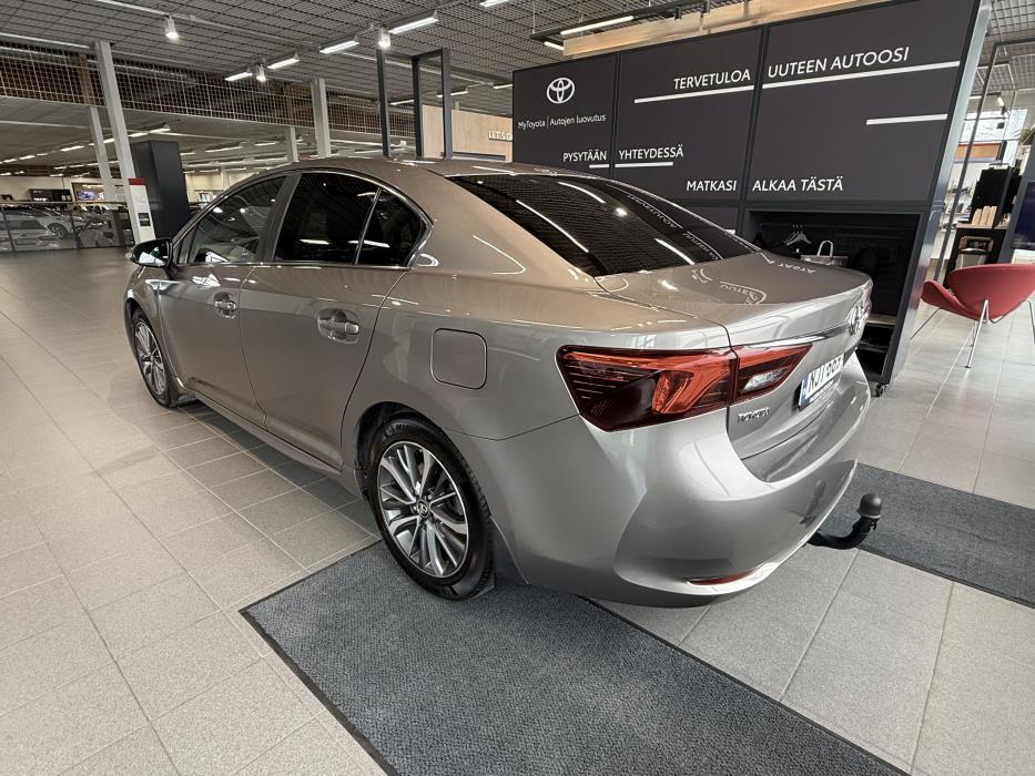 TOYOTA AVENSIS 2015