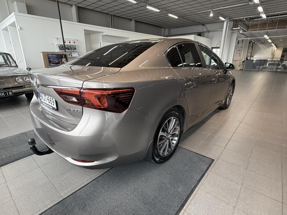 TOYOTA AVENSIS 2015