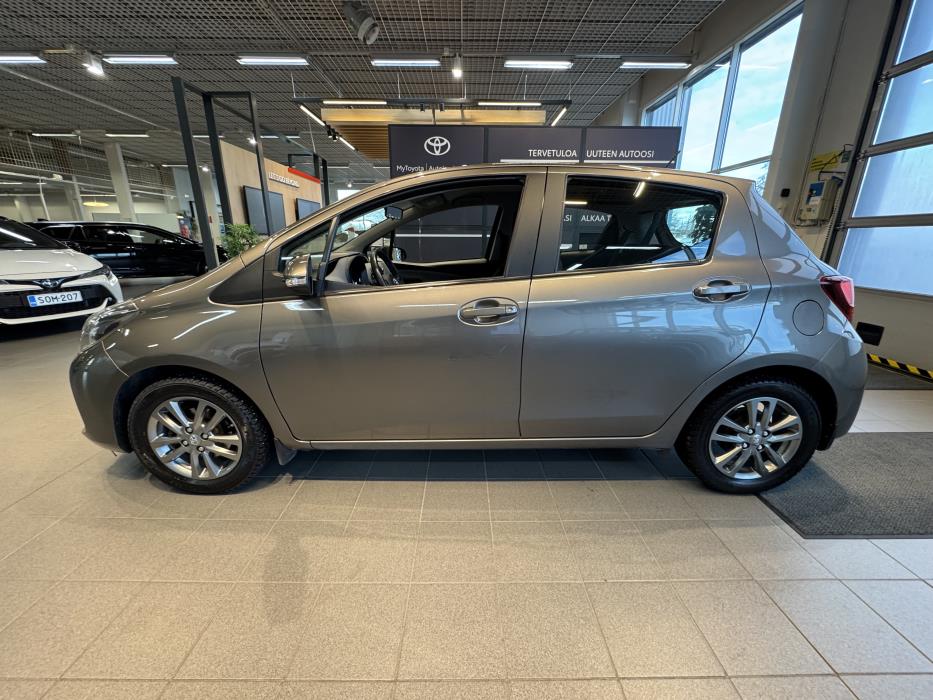TOYOTA YARIS 2016