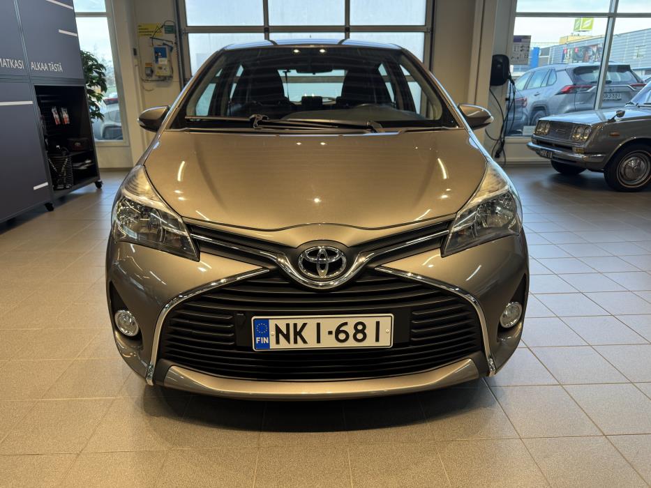 TOYOTA YARIS 2016