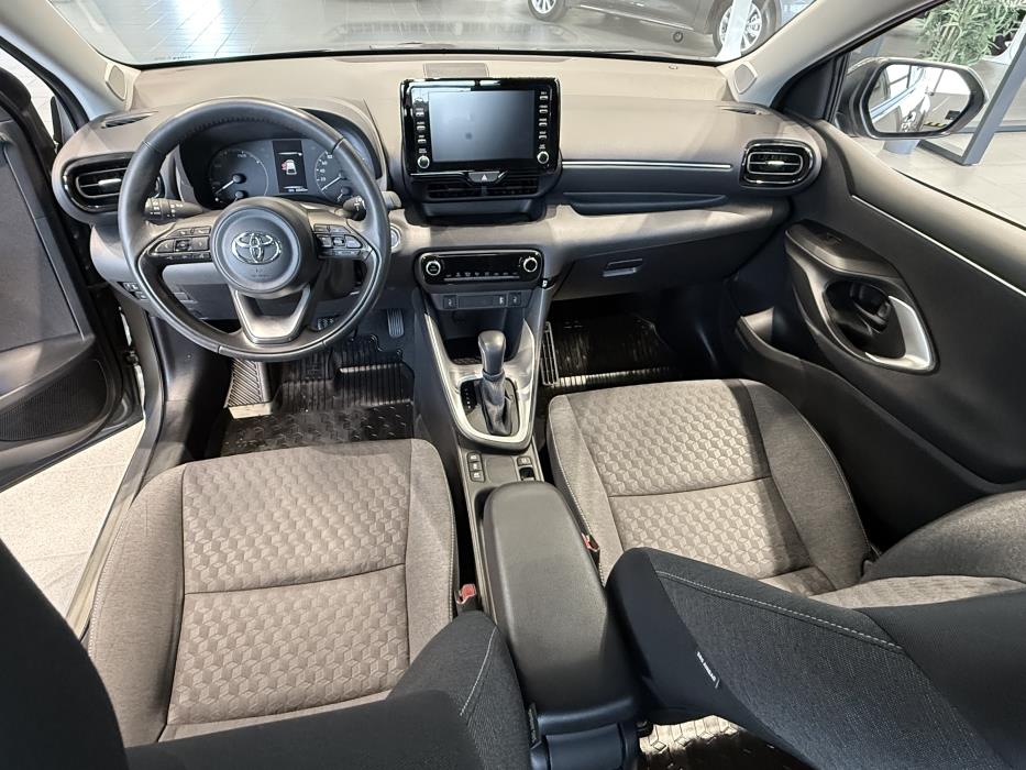 TOYOTA YARIS 2023