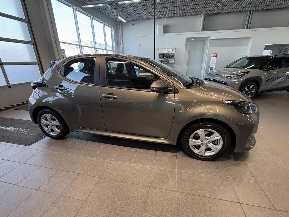 TOYOTA YARIS 2023