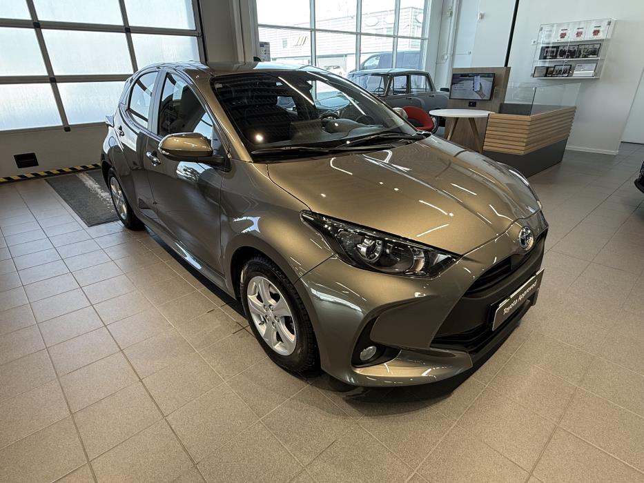 TOYOTA YARIS 2023