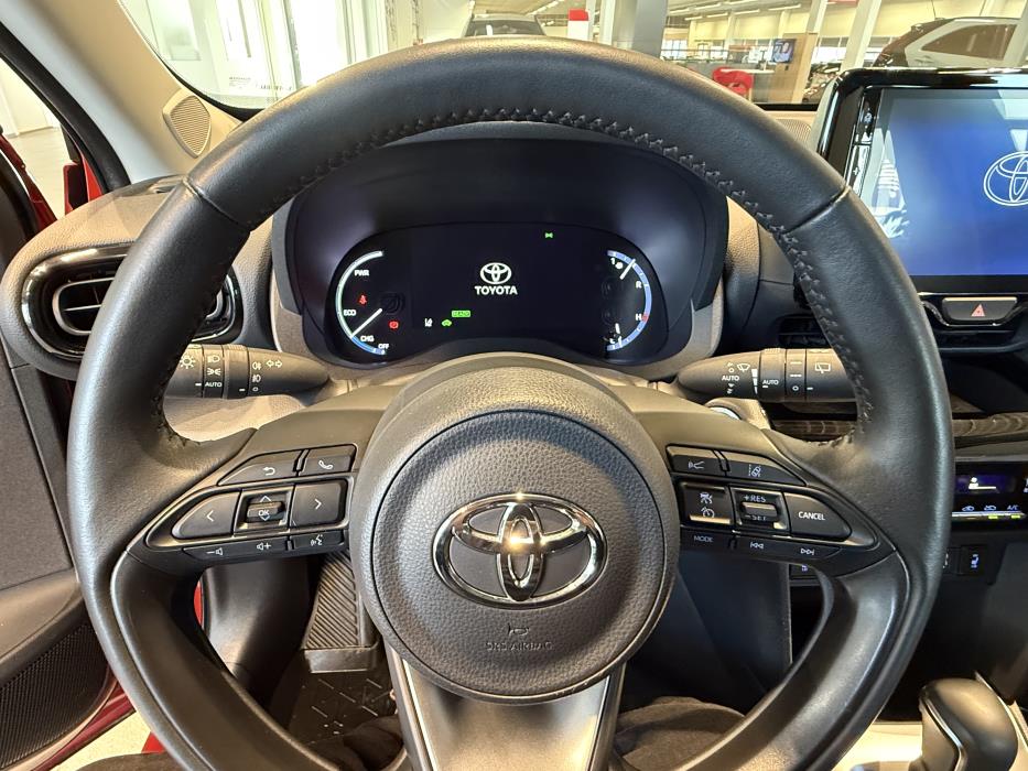 TOYOTA Yaris Cross 2024