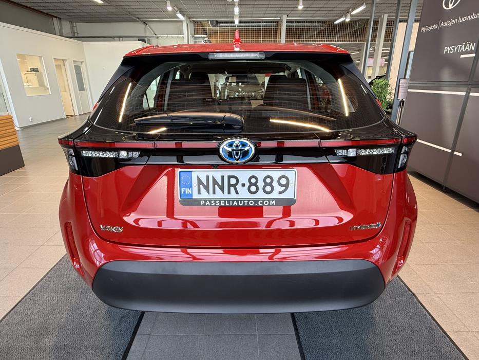 TOYOTA Yaris Cross 2024