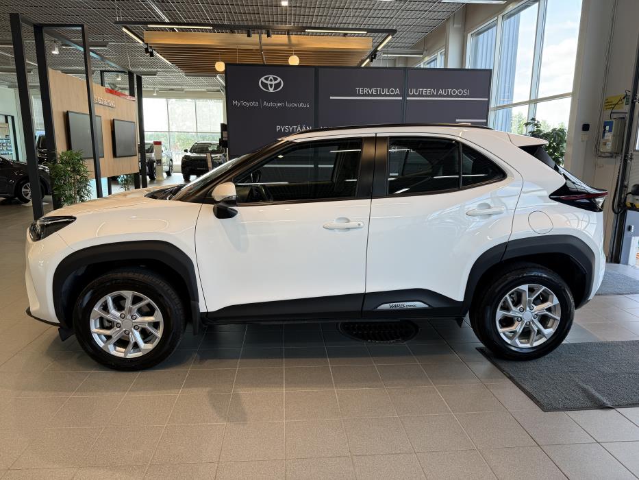 TOYOTA Yaris Cross 2024