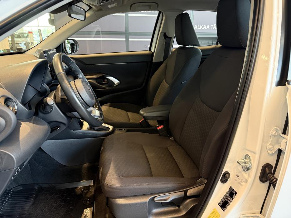 TOYOTA Yaris Cross 2024