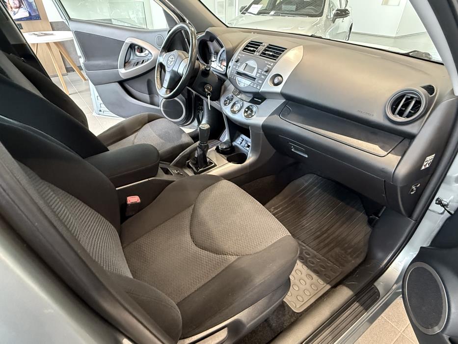 TOYOTA RAV4 2006