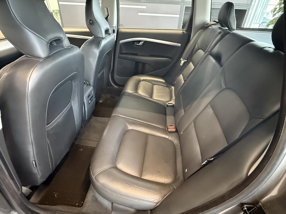 VOLVO V70 2010
