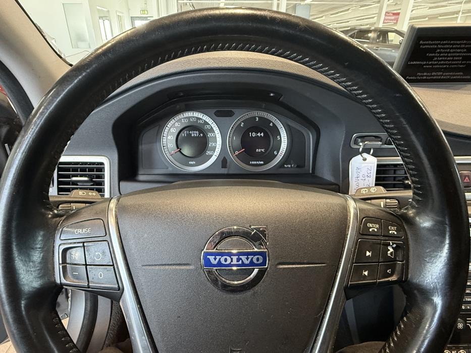 VOLVO V70 2010