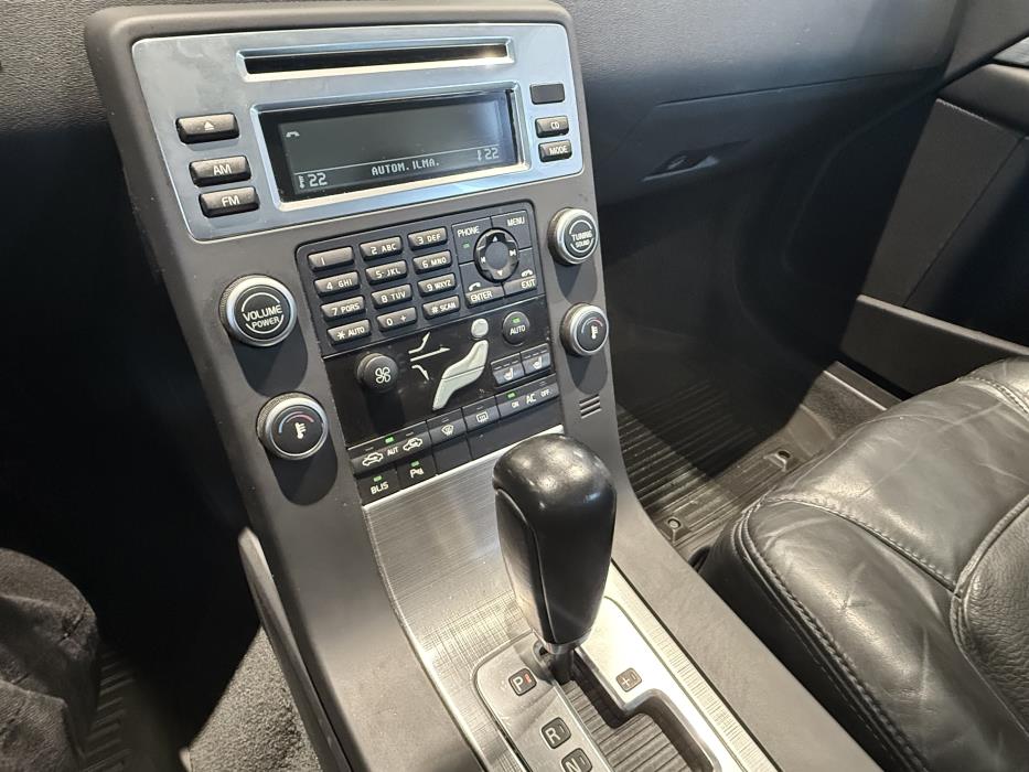 VOLVO V70 2010