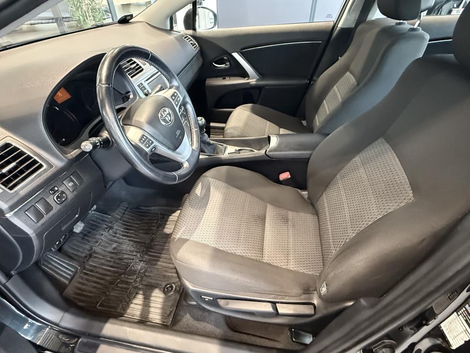 TOYOTA AVENSIS 2012