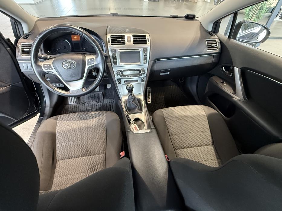 TOYOTA AVENSIS 2012