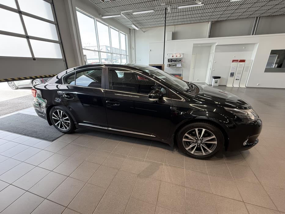 TOYOTA AVENSIS 2012