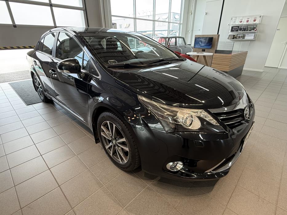 TOYOTA AVENSIS 2012