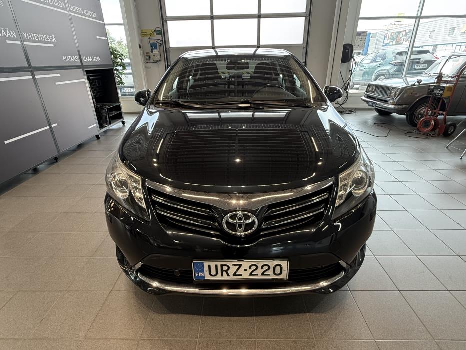 TOYOTA AVENSIS 2012
