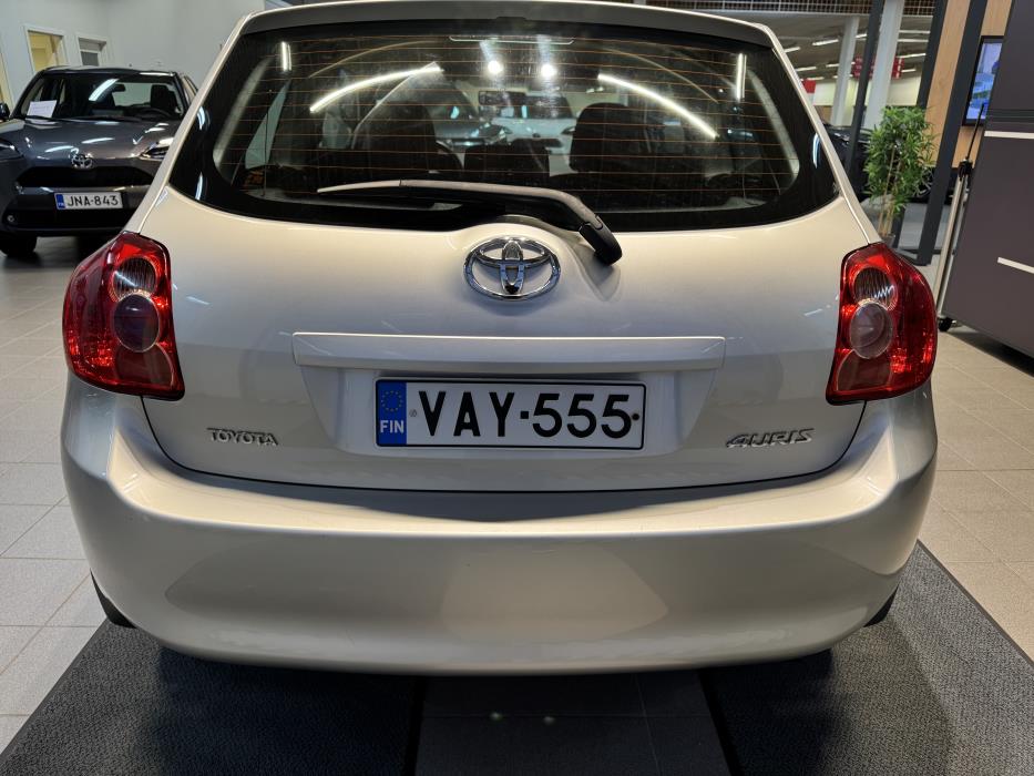 TOYOTA Auris 2007