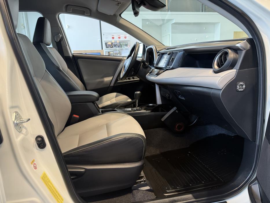 TOYOTA RAV4 2016