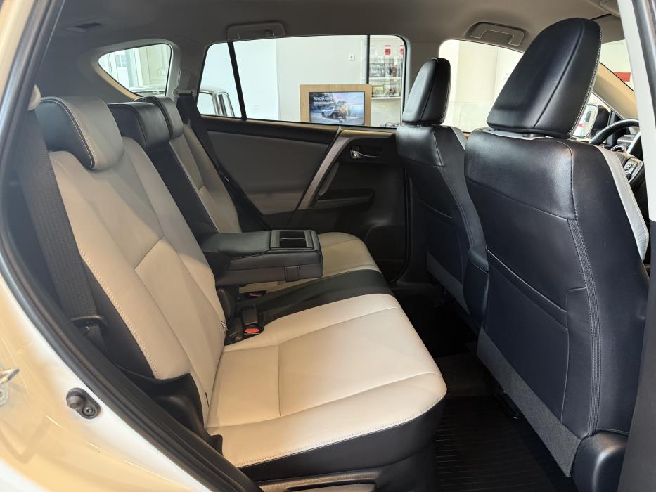 TOYOTA RAV4 2016