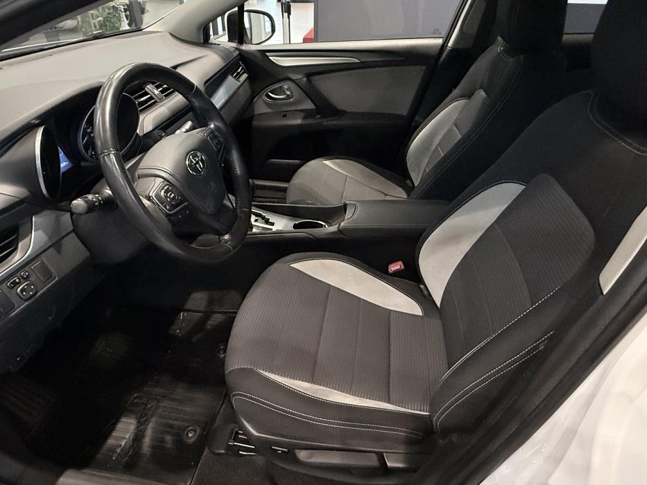 TOYOTA AVENSIS 2017