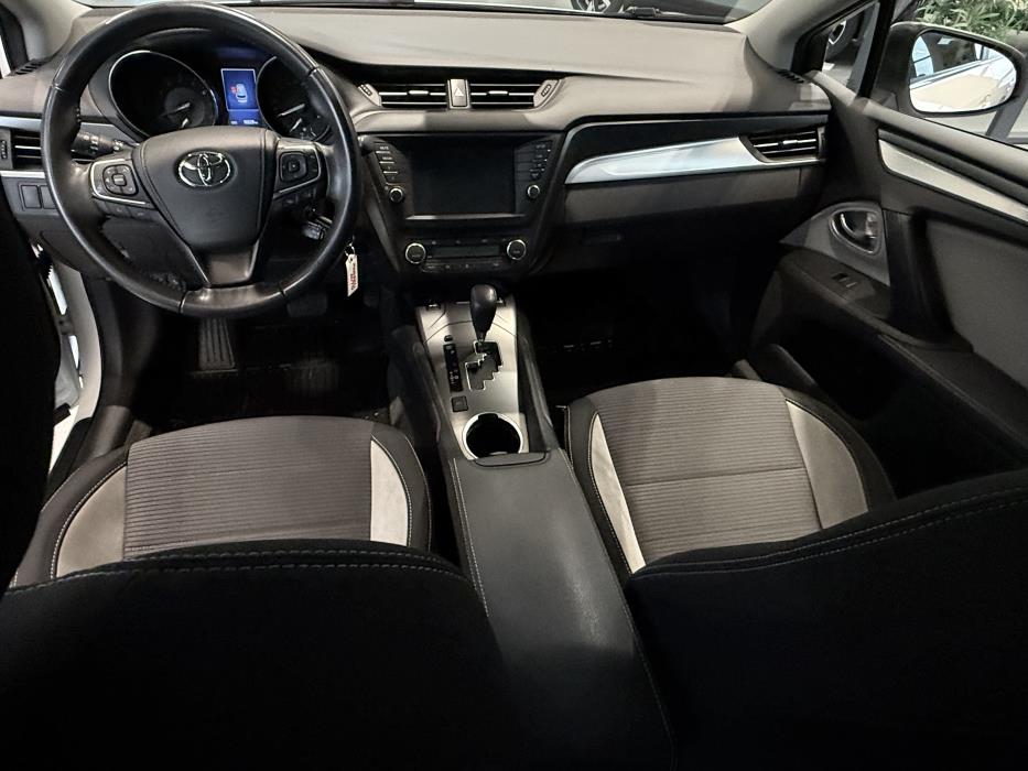 TOYOTA AVENSIS 2017