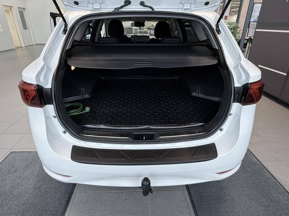TOYOTA AVENSIS 2017