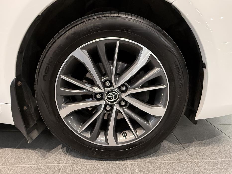 TOYOTA AVENSIS 2017
