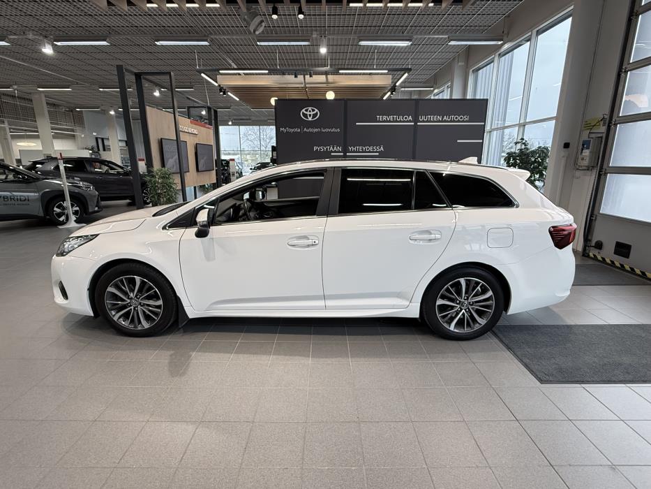 TOYOTA AVENSIS 2017