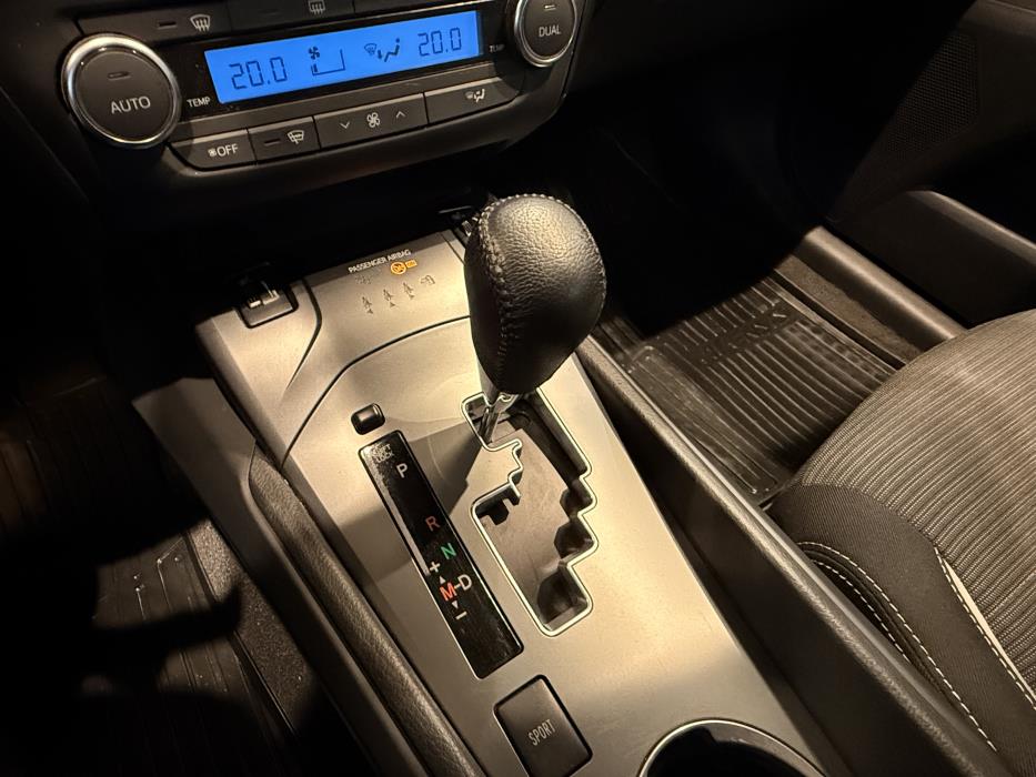 TOYOTA AVENSIS 2017